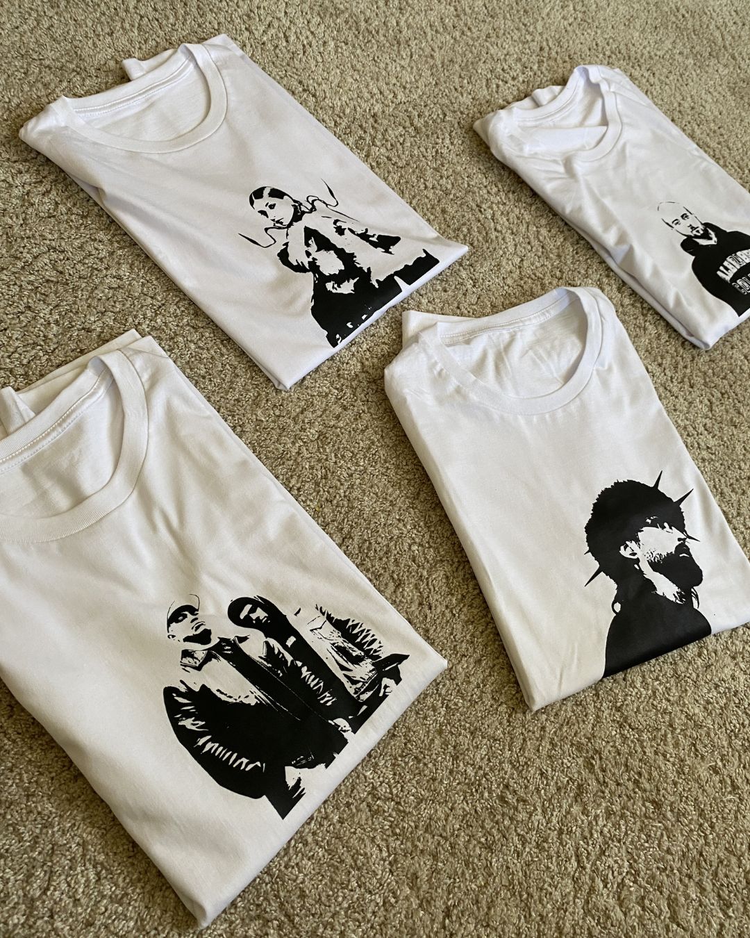 koszulki leżące na podłodze bambi chivas pro8l3m bedoes 2115 perspektywa kolekcja folded t-shirts